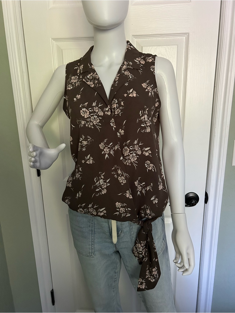 LOFT Dark Taupe Floral Tie-Hem Sleeveless Top